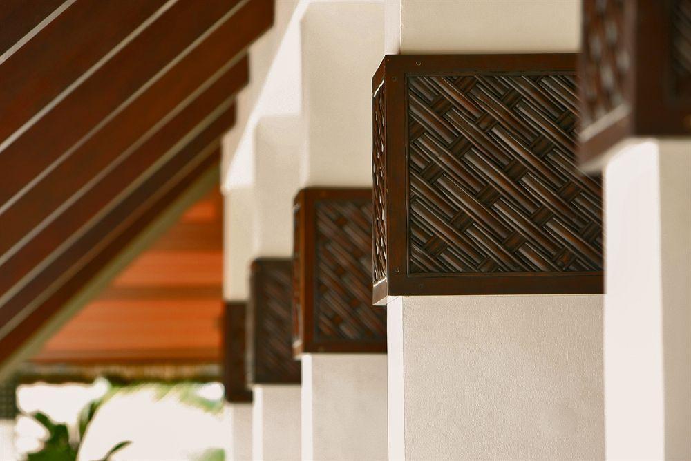 Oceanica Resort Panglao, Bohol Eksteriør billede Detail of the staircase