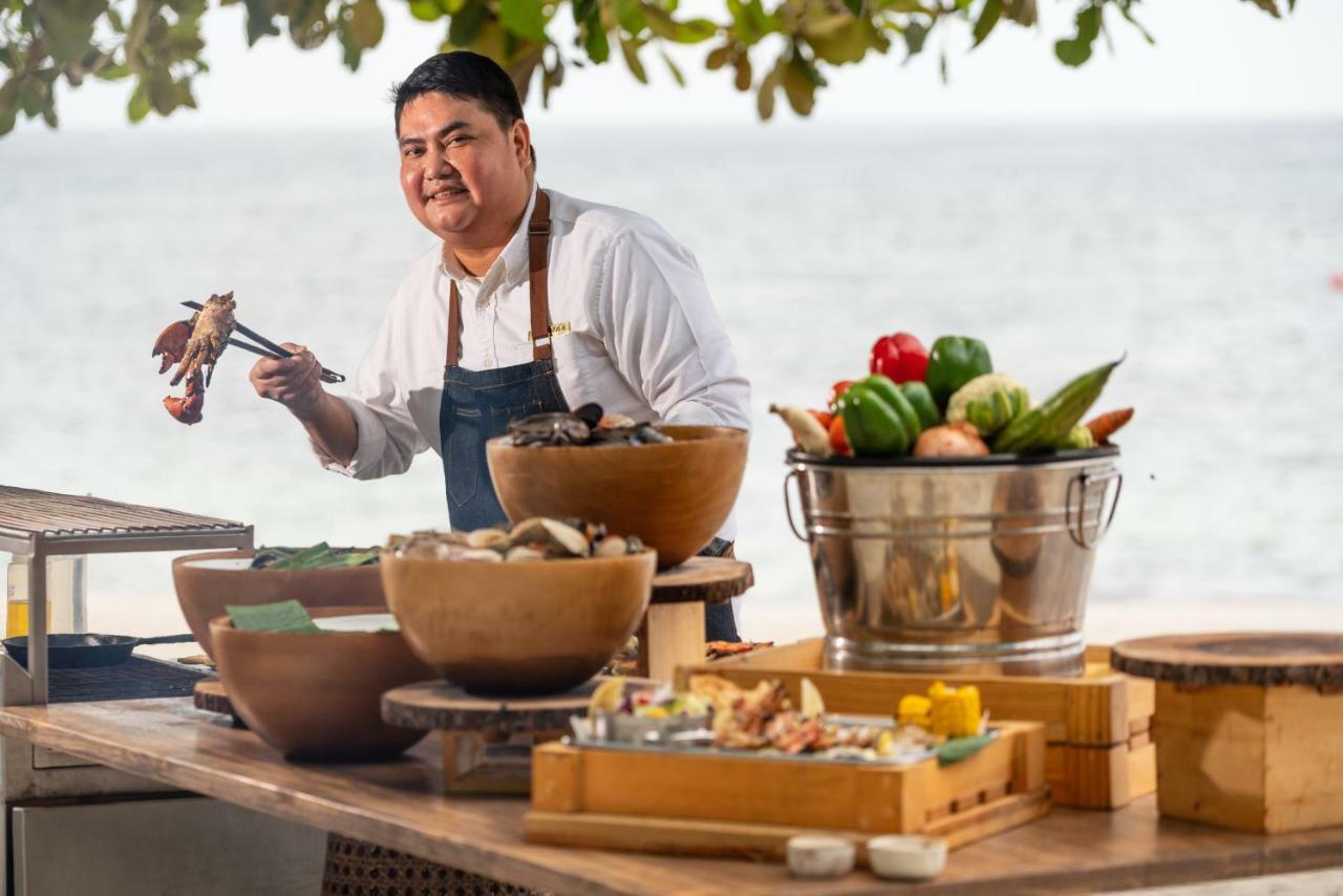 Oceanica Resort Panglao, Bohol Eksteriør billede Chef preparing food at the hotel